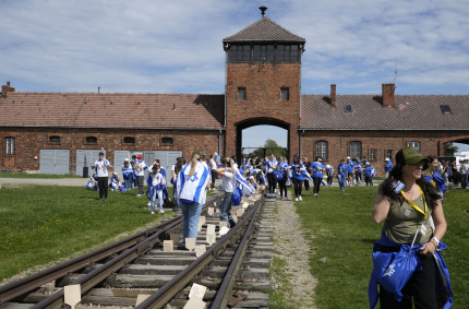 «Марш живих» пройшов в Освенцимі на честь Йом а-Шоа