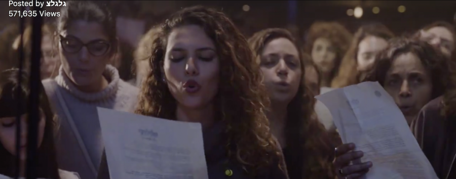 Хор из 600 израильтян спел хит Believer, отмечая наступление Нового года