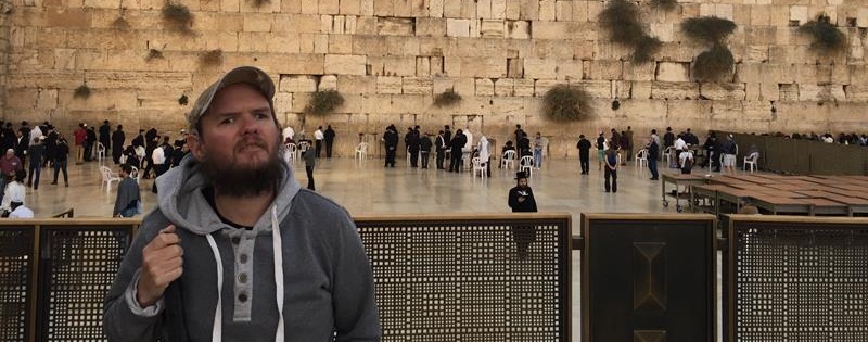 Слепой путешественник прибыл в Израиль в рамках кругосветного похода