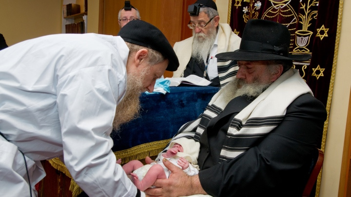 Обряд обрезания в Израиле будет застрахован