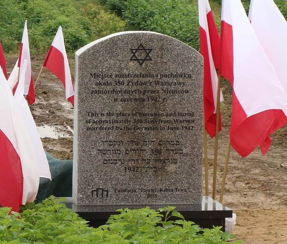 В Польше открыли мемориал на месте массового расстрела евреев в годы Холокоста
