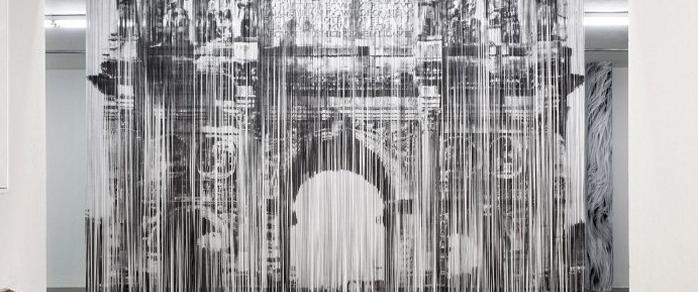 Инсталляции из бумажных лент художницы Наамы Арад