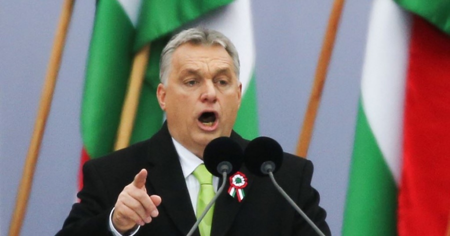 Премьер Венгрии переизбран несмотря на протесты