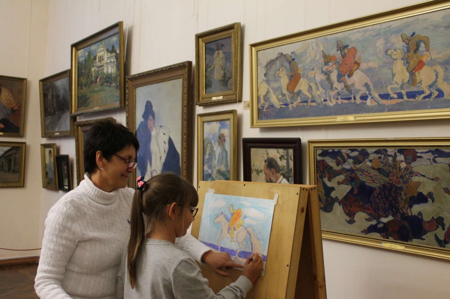 Израильские художницы представят 70 работ на выставке в Крыму
