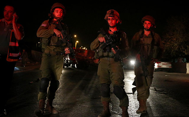 Террористы в Израиле совершили обстрел и подожгли банк