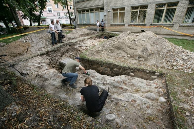 В Вильнюсе продолжат раскопки на месте Великой синагоги
