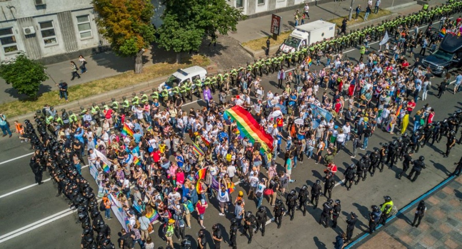 Противники гей-парадов устроили акцию протеста в Киеве