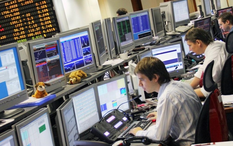 Оборот ценных бумаг на украинских биржах составил около 260 млрд гривен