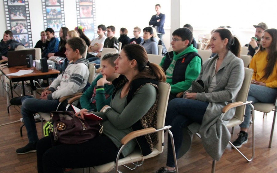 В еврейском центре "Бейт Дан" прошла встреча для подростков и родителей