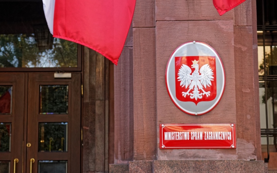 МИД Польши, герб Польши, здание, флаг Польши