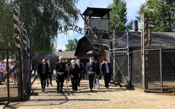 церемония в память о ромах в Освенциме