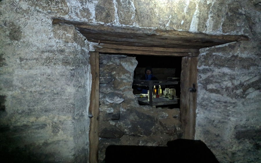 Под Винницей показали еврейское подземелье и заброшенную синагогу — ВИДЕО