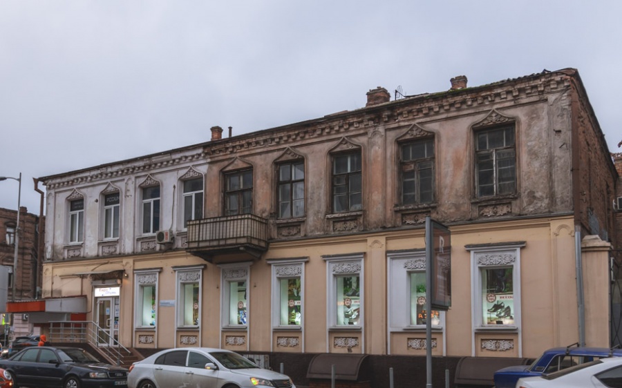 В центре Днепра реставрируют фасад дома еврейского купца