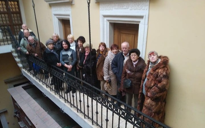 Еврейские пенсионеры Львова посетили экскурсию по историческим драгоценностям