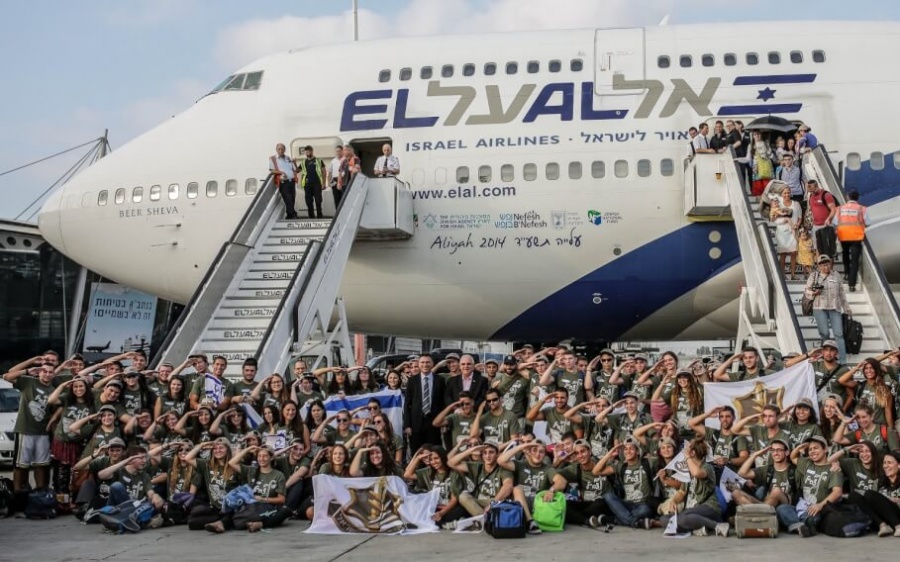 Репатриантам в Израиле возвращают соцвыплаты