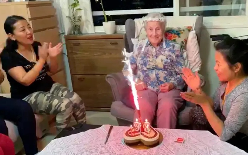 Выжившая в Холокост отпраздновала 97-летие с правнуками по видеосвязи