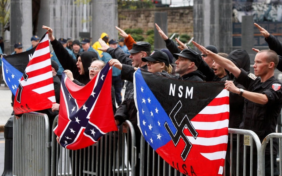 Жители штата Пенсильвания протестуют против митинга неонацистов