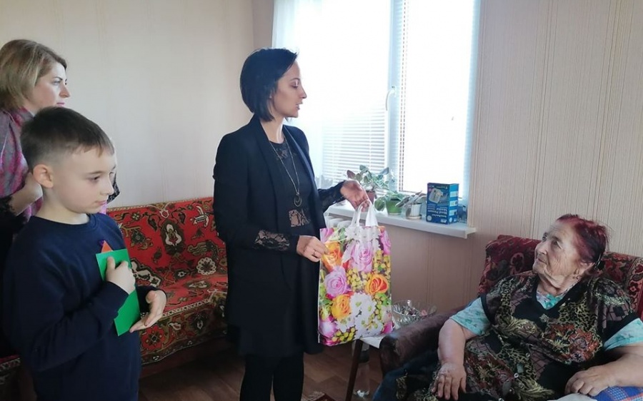 Еврейским пенсионерам Николаева вручили подарки к Пуриму