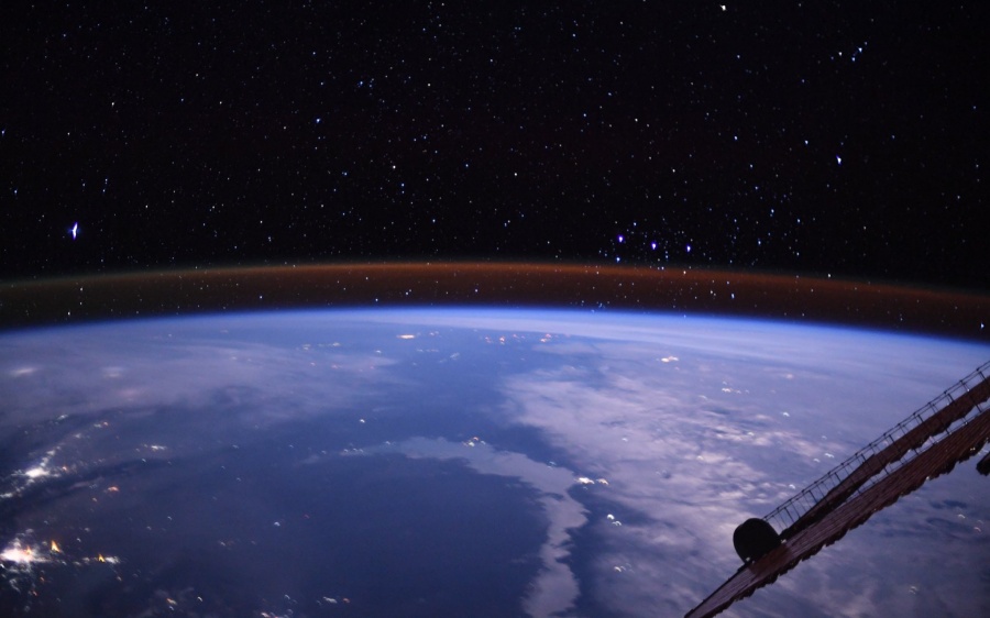 Еврейка-сотрудница NASA показала фото необычного явления в космосе