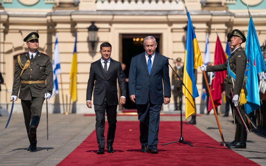 Президент Зеленский поздравил премьер-министра Израиля с днём рождения