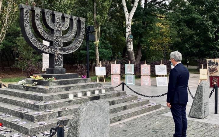 Министр культуры Украины отдал дань памяти жертвам расстрелов в Бабьем Яру