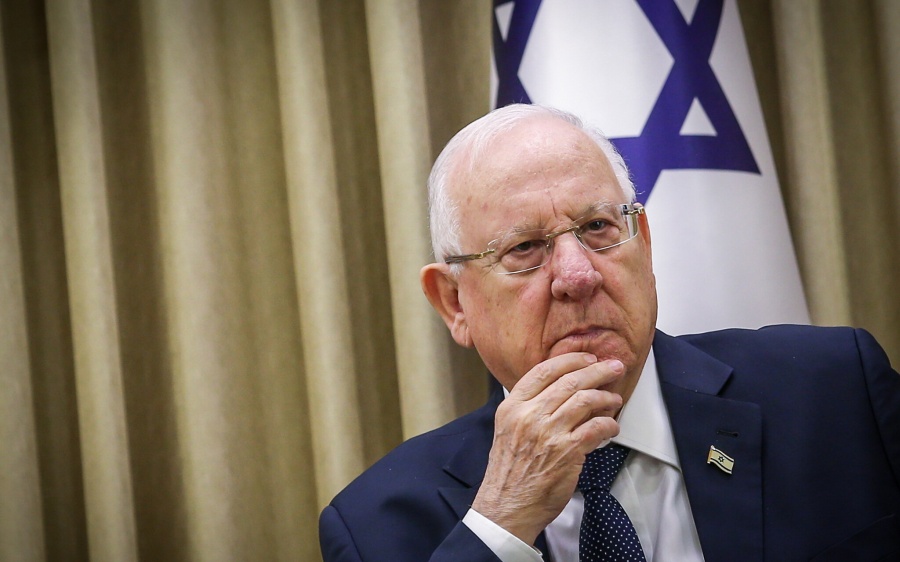 Президент Израиля попросил сократить ему зарплату на 10%