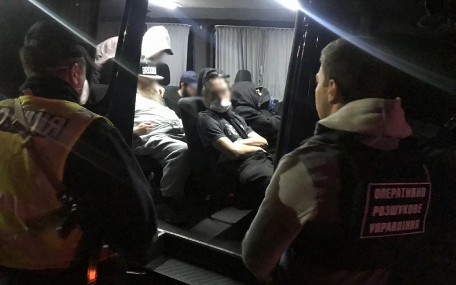 Хасиды, задержанные в микроавтобусе