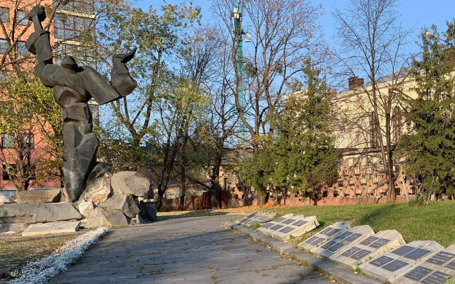 Как сейчас выглядит памятник жертвам Львовского гетто — ФОТО