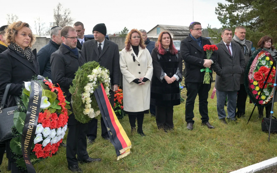 В Беларуси почтили память евреев-жертв Бобруйского гетто в 80-ю годовщину расстрела