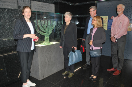 Посол Канади відвідала Музей «Пам'ять єврейського народу та Голокост в Україні» у Дніпрі