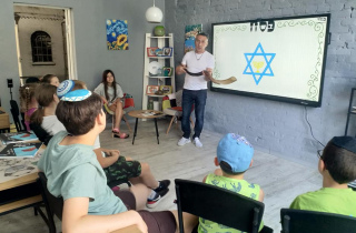 Діти у Луцьку познайомилися ближче з єврейською культурою у літньому таборі