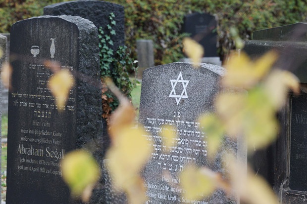 Последний еврей Пакистана встал на защиту еврейского кладбища
