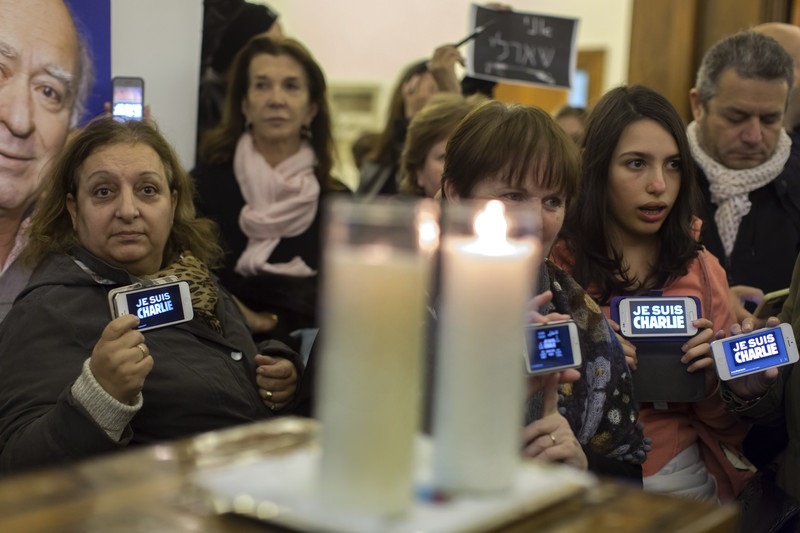Евреи собирают помощь для семей жертв теракта в Париже через Интернет