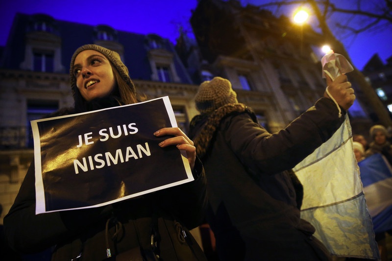 Десятки тысяч аргентинцев потребовали расследовать смерть прокурора Нисмана