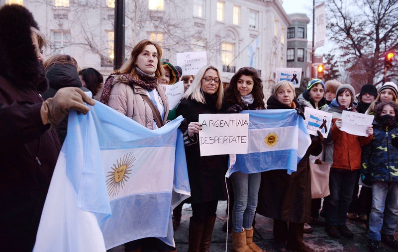 Экс-посла Израиля в Аргентине могут вызвать в суд по делу о теракте еврейском центре