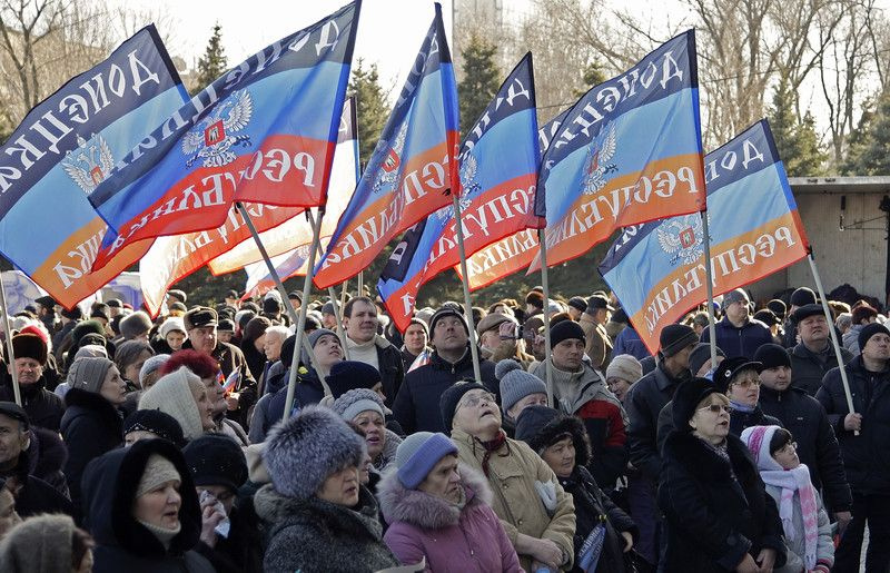 Гройсман: Донбасс не получит особый статус
