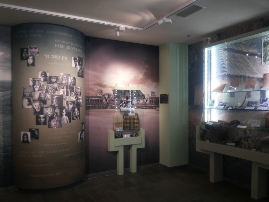 В днепропетровском Еврейском музее открылась выставка к 100-летию геноцида армян