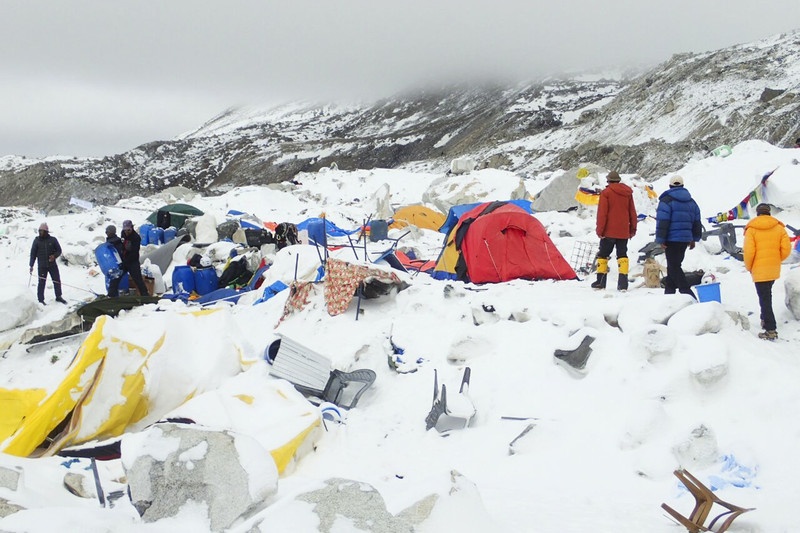 Среди погибших при сходе лавины на Эвересте топ-менеджер Google Дэн Фрединбург