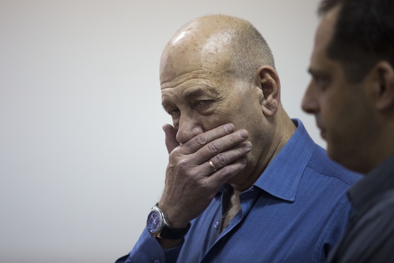 Эхуда Ольмерта приговорили к 8 месяцам тюрьмы по делу Талански