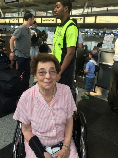 Никогда не поздно: в Израиль репатриировалась 90-летняя американка