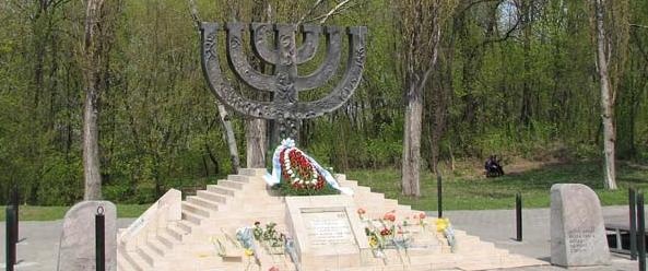 Around 200 people attend meeting in memory of the victims of Babi Yar