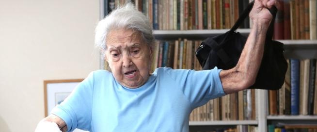 Пережившая Холокост женщина отбилась от грабительницы в Нью-Йорке