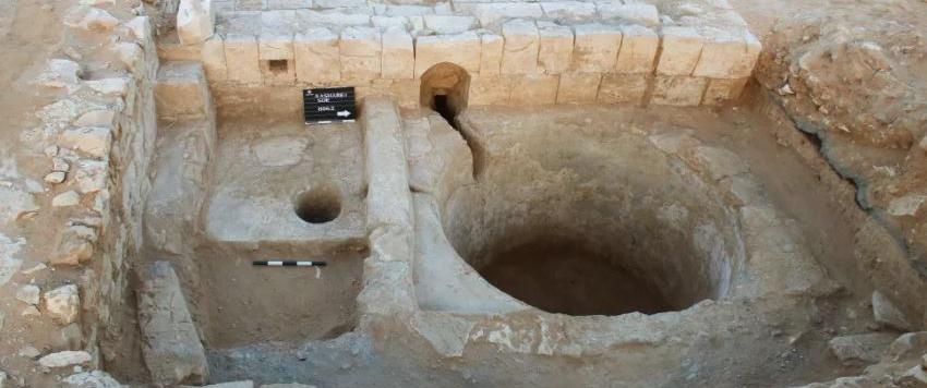 В Израиле нашли 1600-летнюю давильню для производства вина (фото)