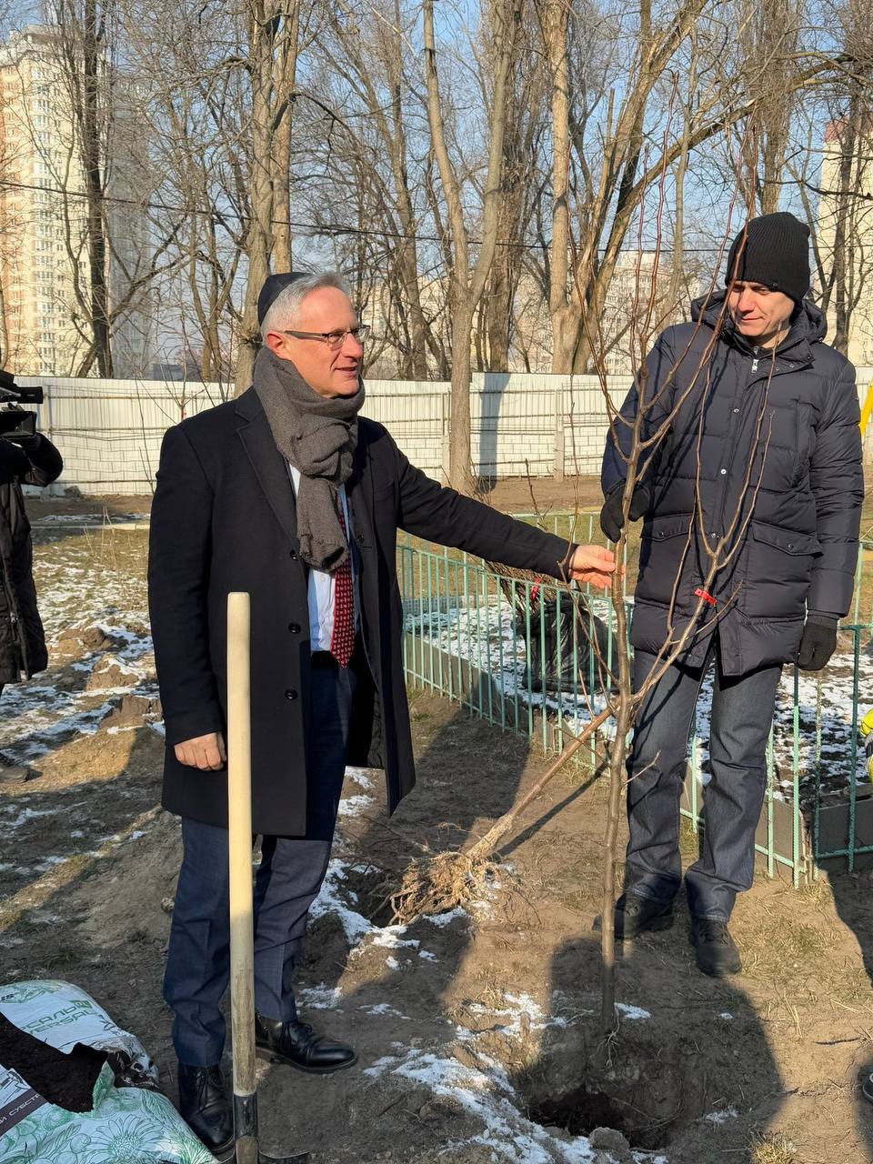 міхаель бродський, ту бі-шват