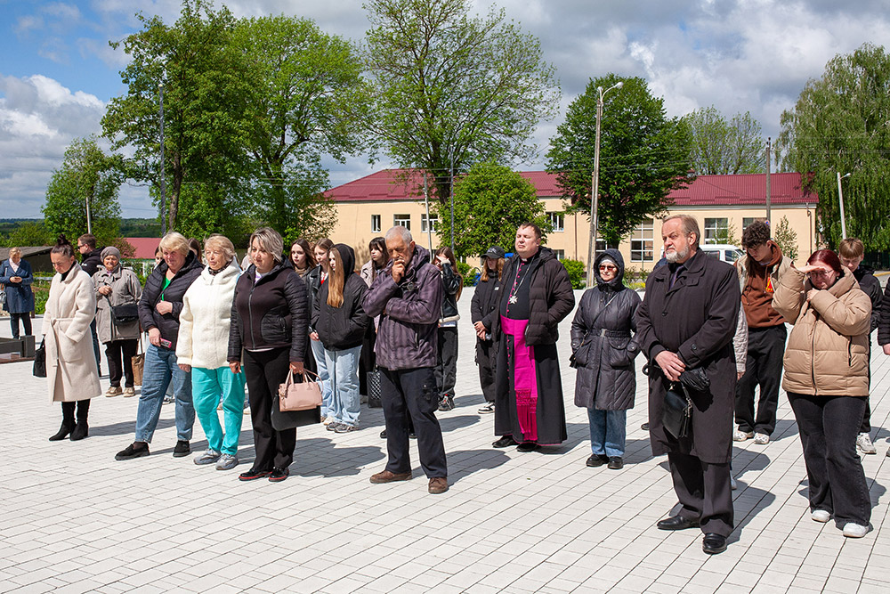 могили предків, городок
