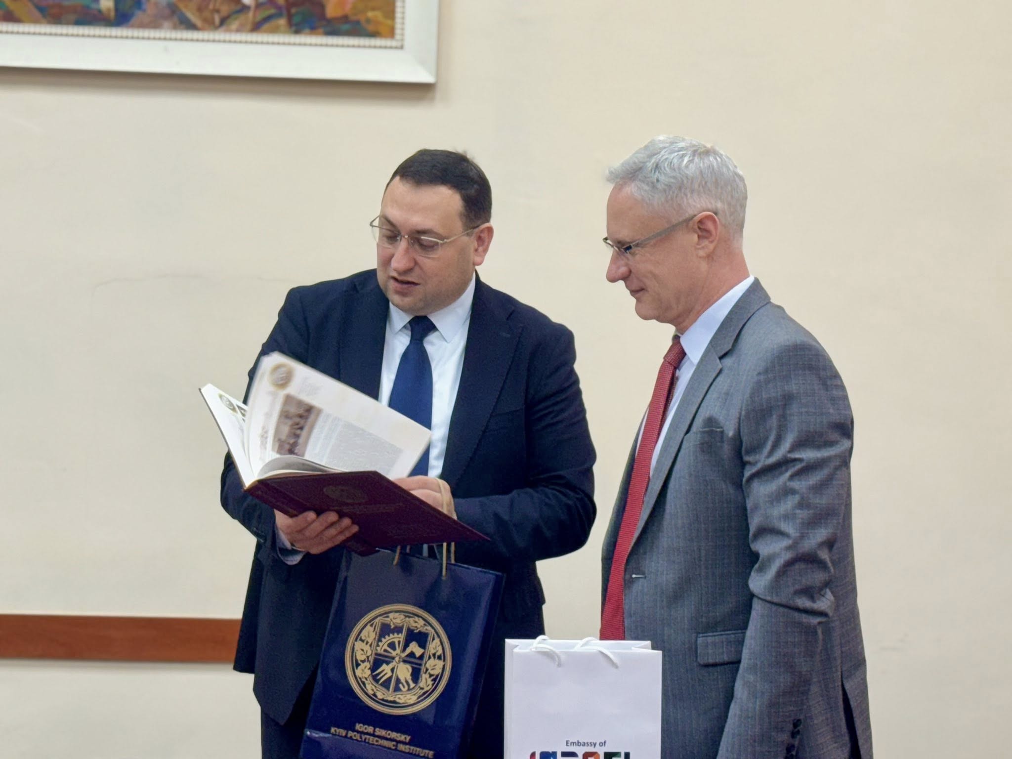 Міхаель Бродський, Анатолій Мельниченко