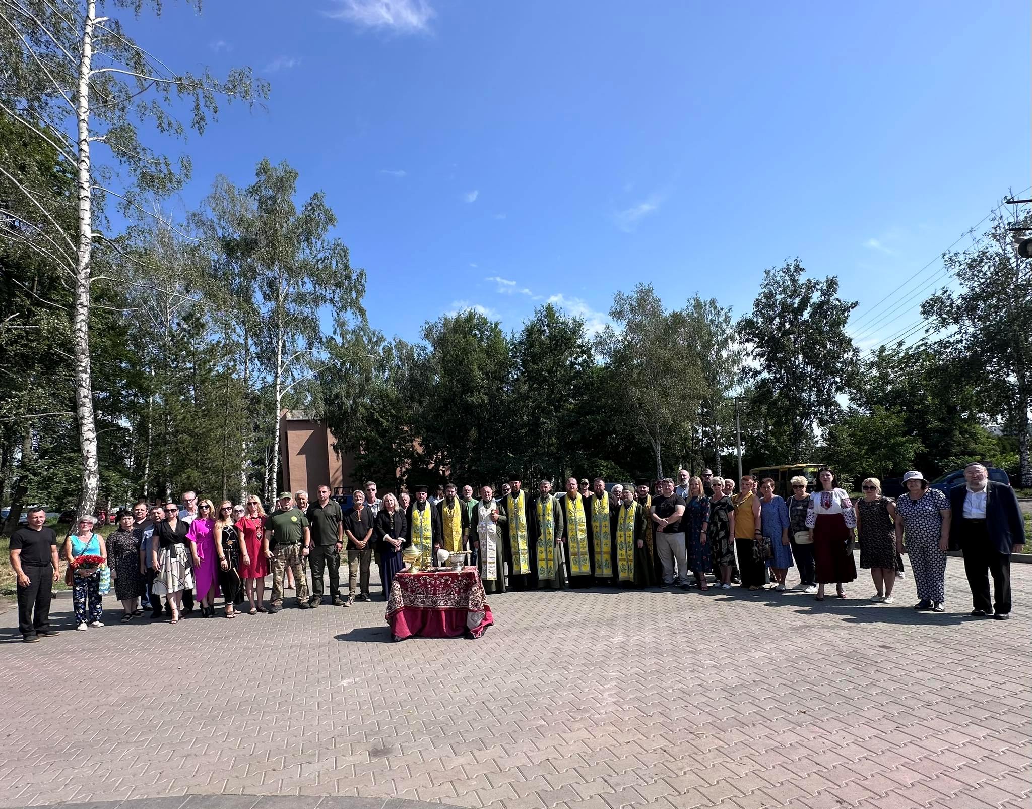 пам'ятний знак червона калина, чернівці