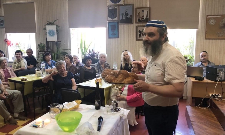 Вперше за 5 років: єврейський фонд в Одесі відновив живі зустрічі Шабату для підопічних