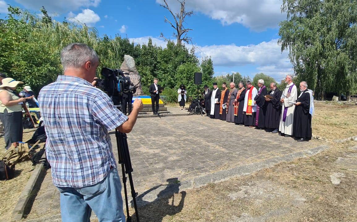 Івано-Франківськ, єврейське кладовище, молитва