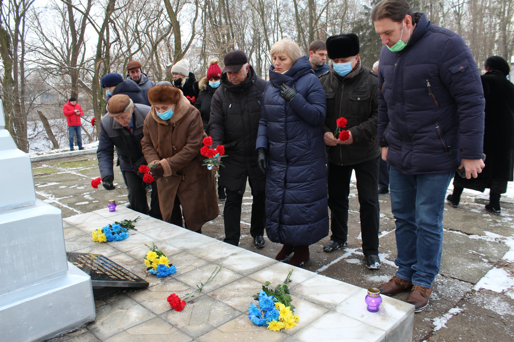 Митинг памяти жертв холокоста. Памяти жертв Холокоста картинки. Жертвы Холокоста картинки. Памятник жертвам Холокоста фото. Холокост картинки памяти.